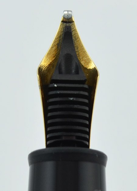 Montblanc Meisterstuck 145 - Black, Gold Trim, 14k Broad Nib (Near